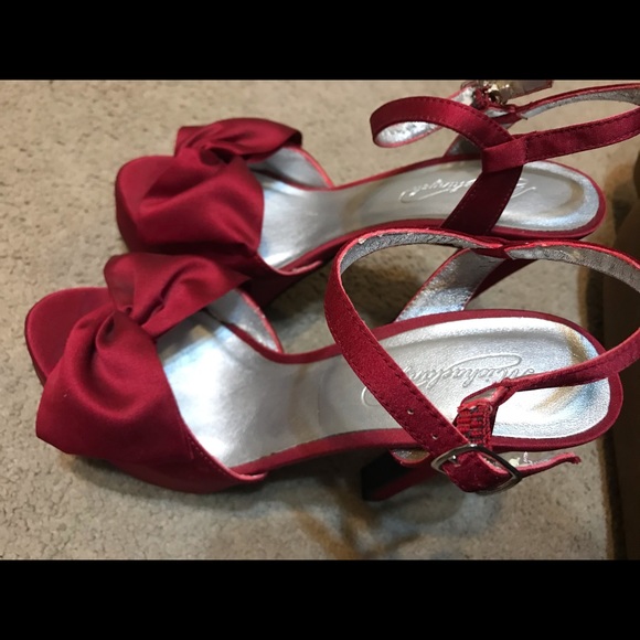 Super Platform Sandal w/ Bow Face - Picture 3 of 3